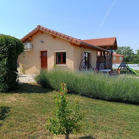 Studio Avec Terrasse Au Calme Jayat Luaran gambar