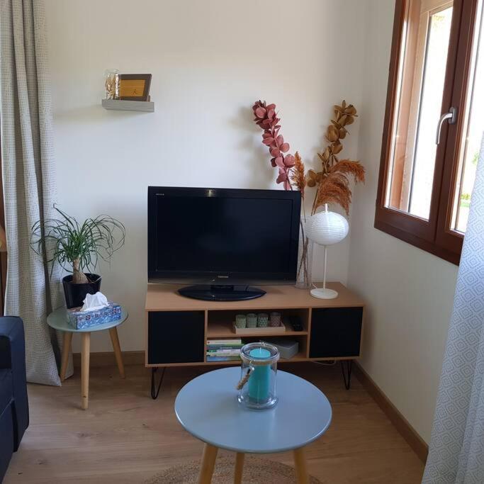 Studio Avec Terrasse Au Calme Jayat Luaran gambar