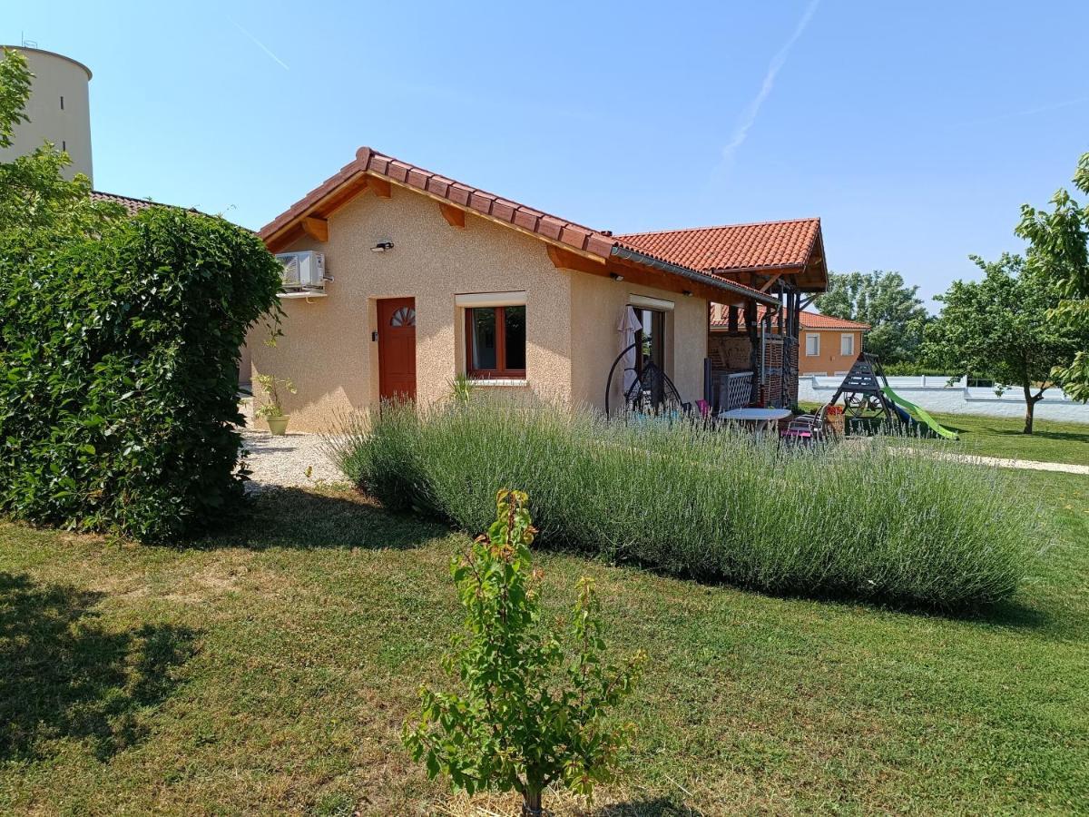 Studio Avec Terrasse Au Calme Jayat Luaran gambar